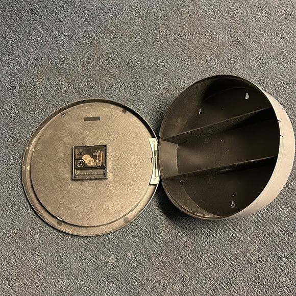 Wall Clock Safe with Hidden Shelf Storage - Picture 2 of 3